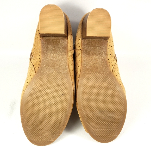 Old Navy Caramel Ultimate Peep Toe, Faux-suede, Perforated Booties. WMS 9M - Picture 12 of 12
